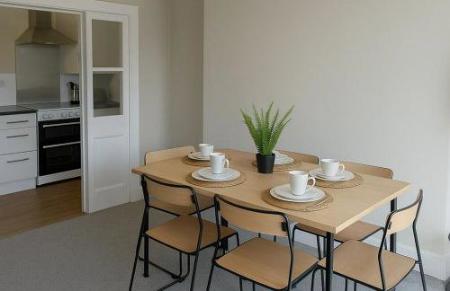 Cozy 2-Bed Ground Floor Flat with Parking - Foto 6