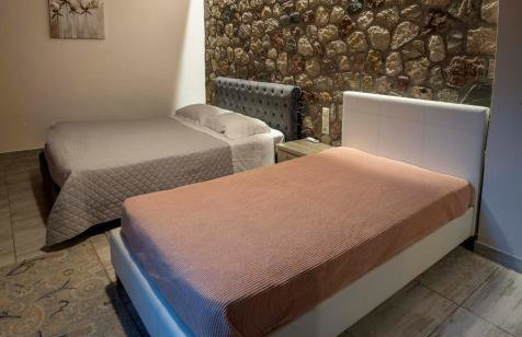 Liontos Rooms - Photo 22