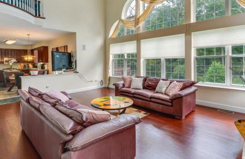 Centrally Located Family Home with Pool - Foto 5