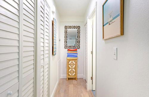 Newly remodeled 8-steps to sand path of Beach! Unit D - Foto 15