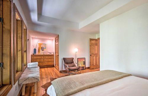 Luxe Plymouth Chalet with Indoor Pool and 3 Decks! - Foto 14