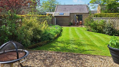 The Studio At Westfield - Photo 2