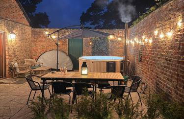 Courtyard House- Luxury Holiday House with floodlit Tennis court - Foto 14