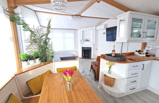 Lakes and Woodlands Overstone Holiday Park - Foto 12