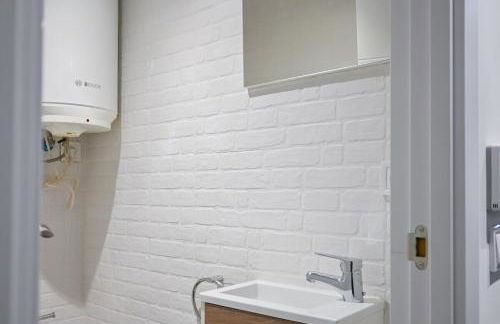 Apartment with Balcony on Calle Santa Engracia Temporal SEN1692 - Foto 33