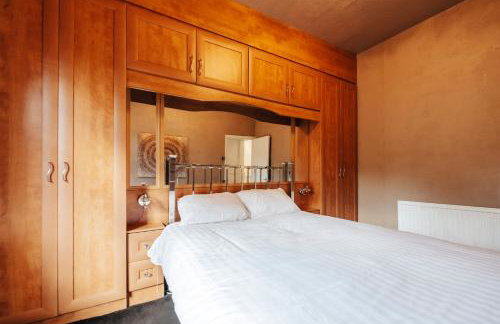 Luxury Unique Townhouse with Hottub & Pizza Oven - Foto 19