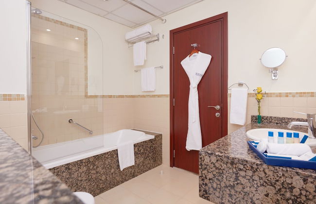Roda Amwaj Suites - Photo 42
