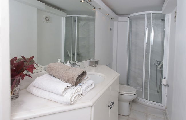 Messinian Blue SeaSide Villa - Photo 16