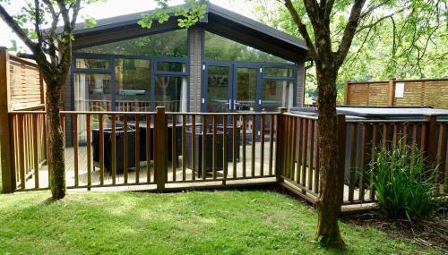 Spacious Oak Cabin with Hot Tub - Devon - Foto 4, Garden view