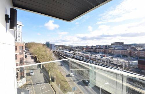 London Luton Airport Luxury Midland Apartments - GATED PARKING - Balcony - Sleeps 4 - Foto 7