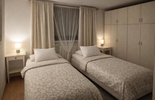 Dąbrowski - Photo 1