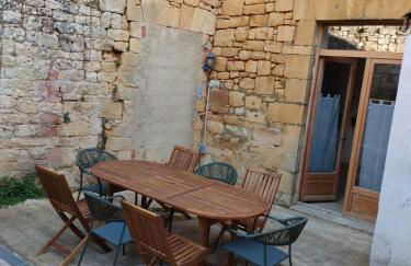 Maison de caractère au cœur de la cité médiévale de Gourdon - Photo 6