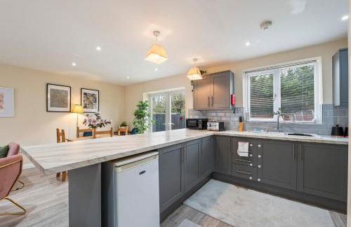 Spacious 3-Bed Home with Driveway Parking - Gloucester - Foto 17