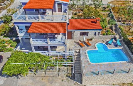 Seaside Villa near Trogir - Poljica - Photo 3