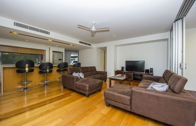 Maggies Beachfront Apt. 2 - Photo 8