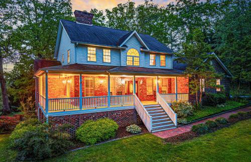 15 Minutes to Asheville! Spacious 7BR Luxury Home | Pool | Hot Tub | Game Room - Foto 35