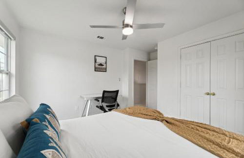 Chic 8BR Retreat Central East Austin for Large Groups - Foto 30