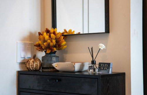 Luxury Stay Near NYC | Full Access to Amenities - Photo 36