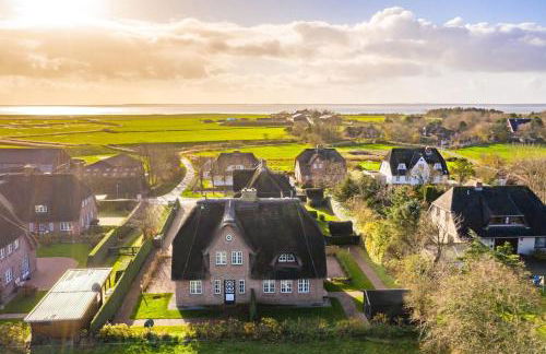 Seesucht-Föhr - Moderne Reet-Haushälfte mit Sauna, Garten & Terrasse nahe Wattenmeer - Photo 2