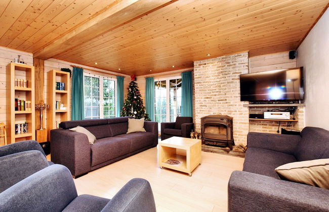 Cozy & Luxurious Chalet with Sauna, Hot Tub, Large Garden, Covered Terrace - Foto 15