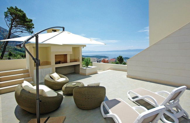 Lux Apartments - Photo 1