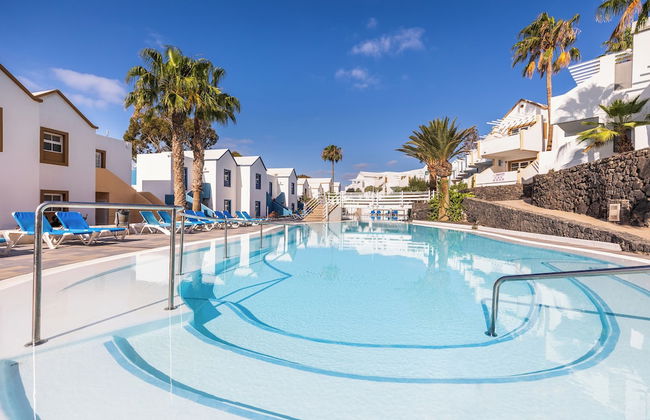 Apartamentos LIVVO Morromar - Photo 18