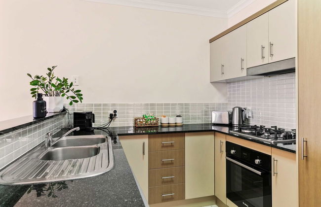 Poolside Paradise Cairns - 9 Pools BBQ Gym - Foto 26