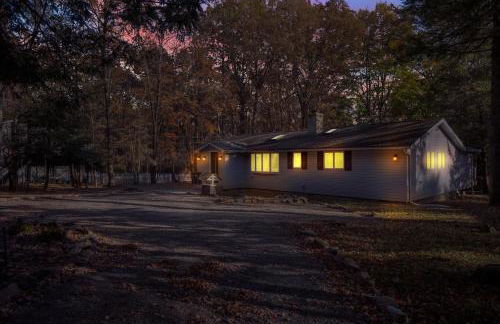 Serene Pocono Escape Hot Tub Lake Access - Foto 29