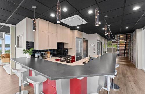 The Glass Mansion w/Optional Boat Rental - Foto 7