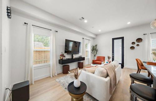 Near DT & Med Center Townhouse WiFi Games Pets - Foto 6