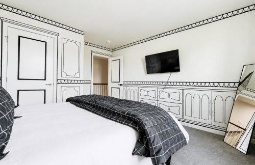 Spacious & Serene Family Gem: Games, Office, Yard! - Foto 13