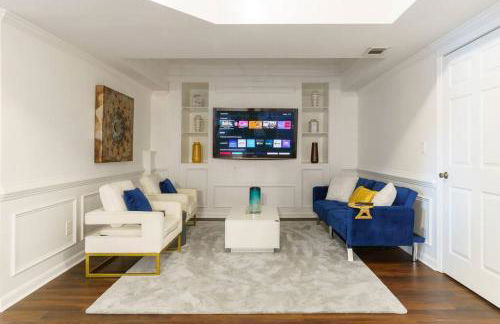 Relaxing Retreat with 55-Inch TV and Lake Views - Foto 1