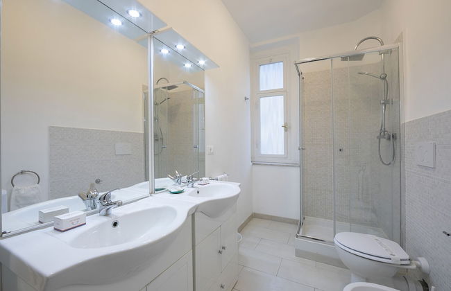 I Marinai - In The City Of Genoa - Photo 18