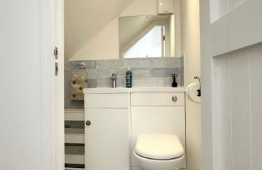 Sea Walk Cottage, Milford On Sea - Photo 21