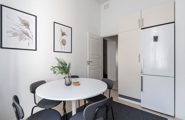 Historical 3BR Downtown Apartment with Sauna - Foto 14