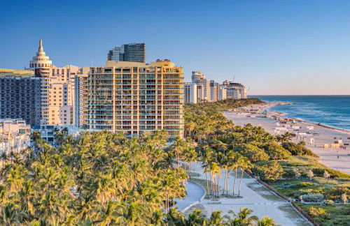 Crown Jewel of Ocean Drive- 2 story Penthouse, 4 Bedrooms & Private rooftop spa - Foto 48