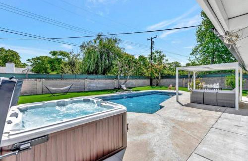 New cheerful villa, Pool, Spa, Mini Golf, Game room, Fire pit next to Disneyland - Foto 33