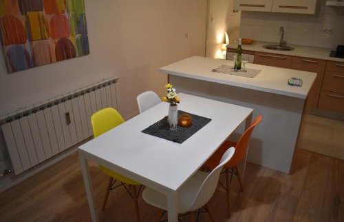 Apartment Stars in Shadow - Photo 12