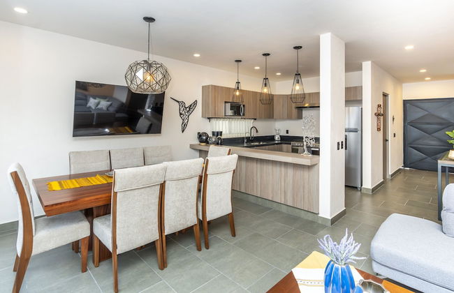 4BR Oasis with Pool & Gym at Nueva Escondida - Foto 16