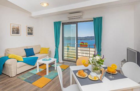 Apartmani D & J with Heated Pool & Stunning Sea View - Photo 143