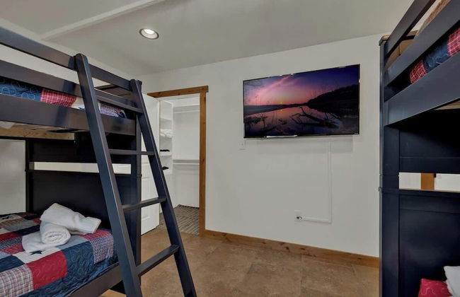 Oakridge Ranch: Pool + Hot-tub, Pickleball Court, Whiskey & Wine Room - Foto 4