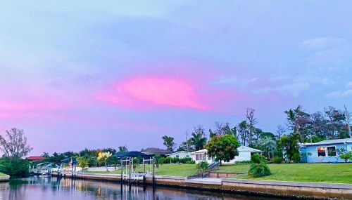 Beautiful Waterfront Home Less Than 7 mins to Beaches - Foto 3