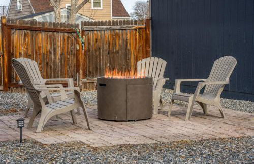 Central Denver Hangout with Huge Backyard - Foto 4