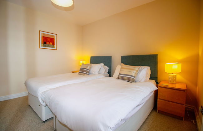 Turnberry Apartments - Photo 15