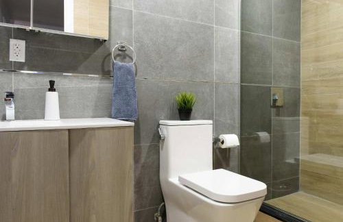 1597-3 Studio Upper East Side Apt W&D in unit - Photo 30