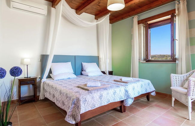 Villa in Kamisiana With Private Pool & Beach - Photo 4