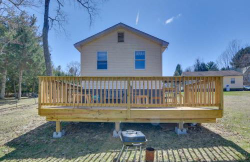 Shared Fire Pit and Kayaks Catskills Lake Retreat! - Foto 16