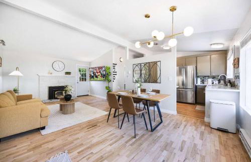 Single-Level 2BR Retreat w Hot Tub & Office - Foto 1