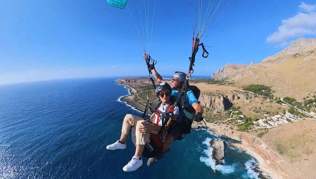 Vuelo en parapente por la costa siciliana