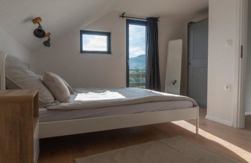 Deja View - Photo 11